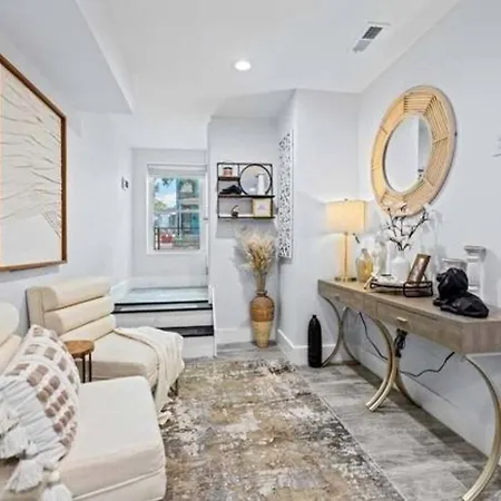 Beautiful 2 Bedroom Apt On Morton St Nw